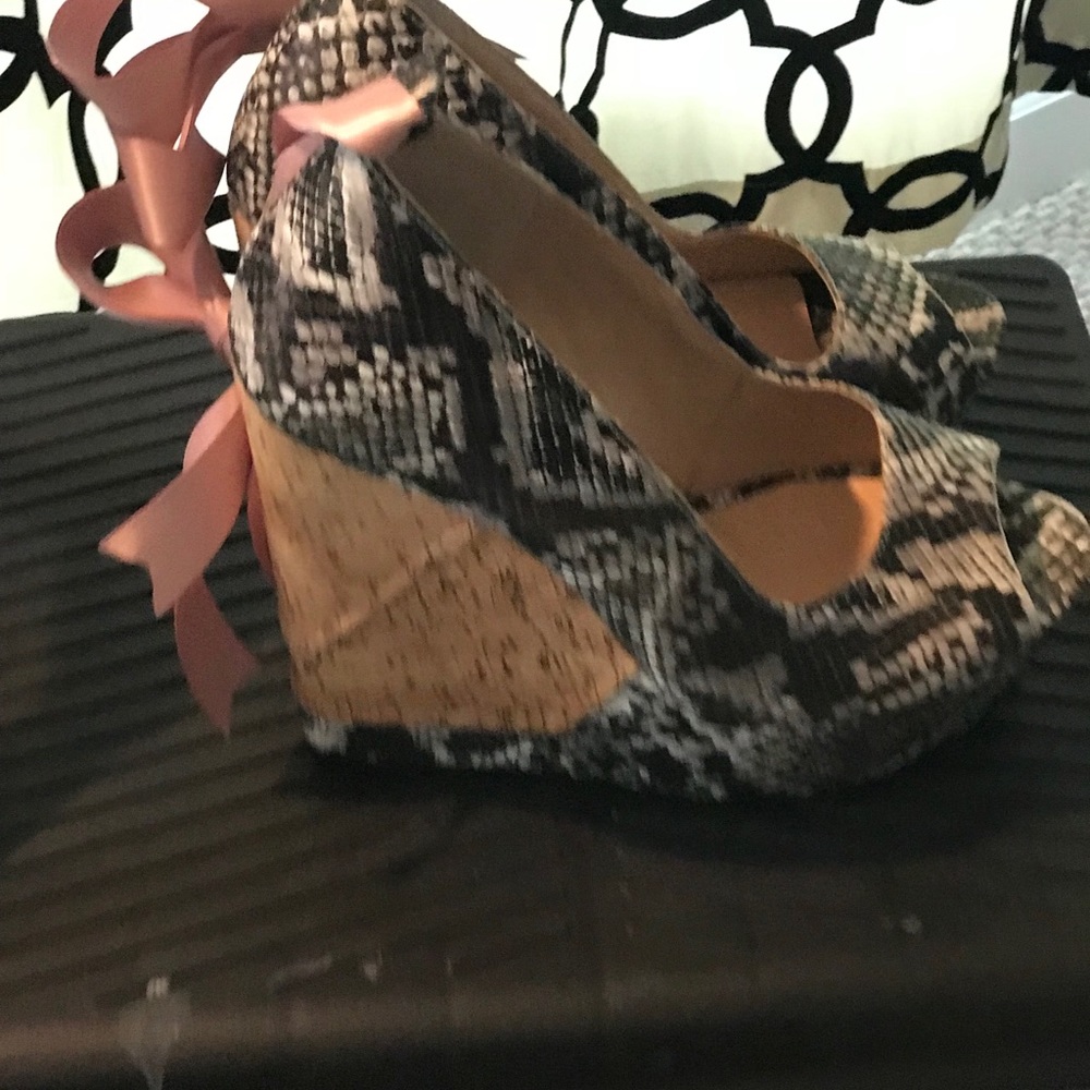 Display wedge🤩 - Picture 2 of 5